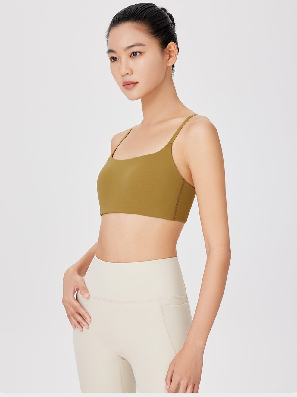 Square-neck Strappy Shockproof Sports Bra