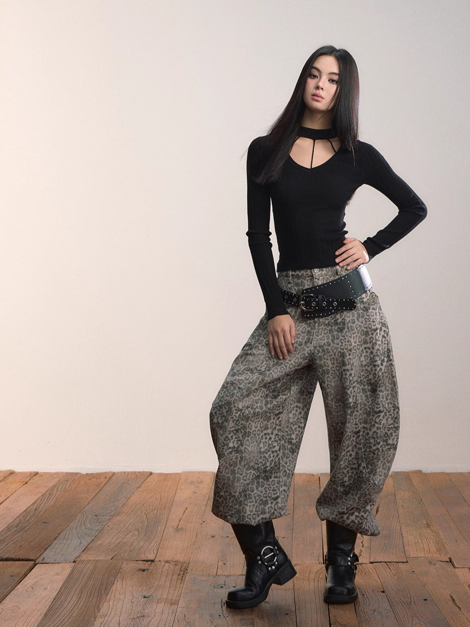 Choker Neck Slim-Fit Ribbed Knit Crewmeck