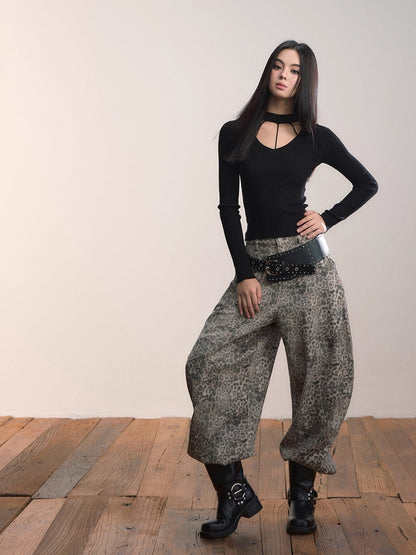Choker Neck Slim-Fit Ribbed Knit Crewmeck