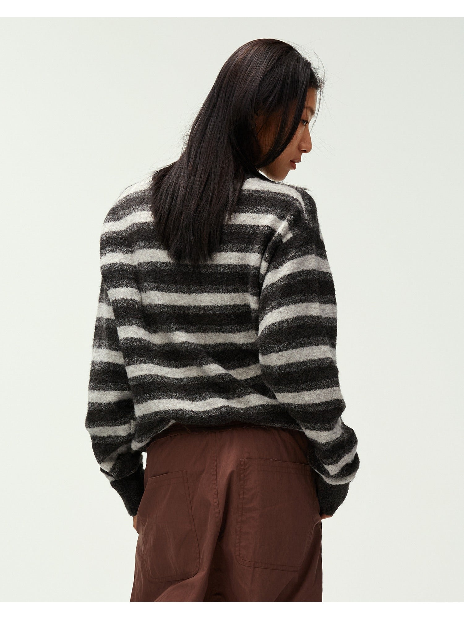 Contrast Stripe Embroidered Knit Sweater