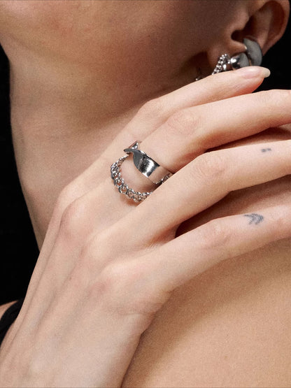 Minimalist Möbius Line Open Ring