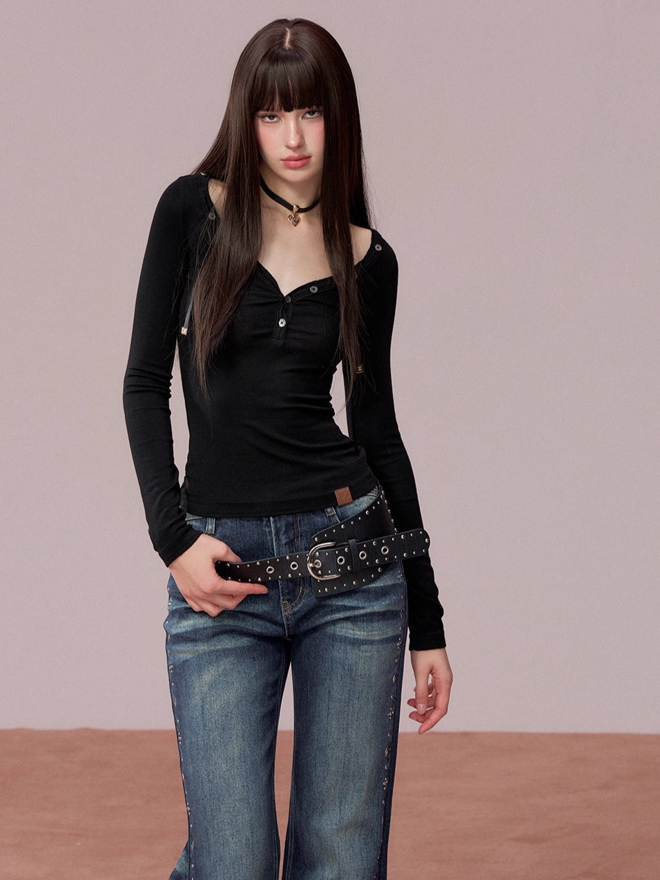 Round-Neck Fitted Knit T-Shirt