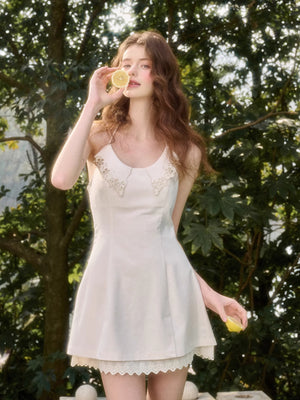 White / L
