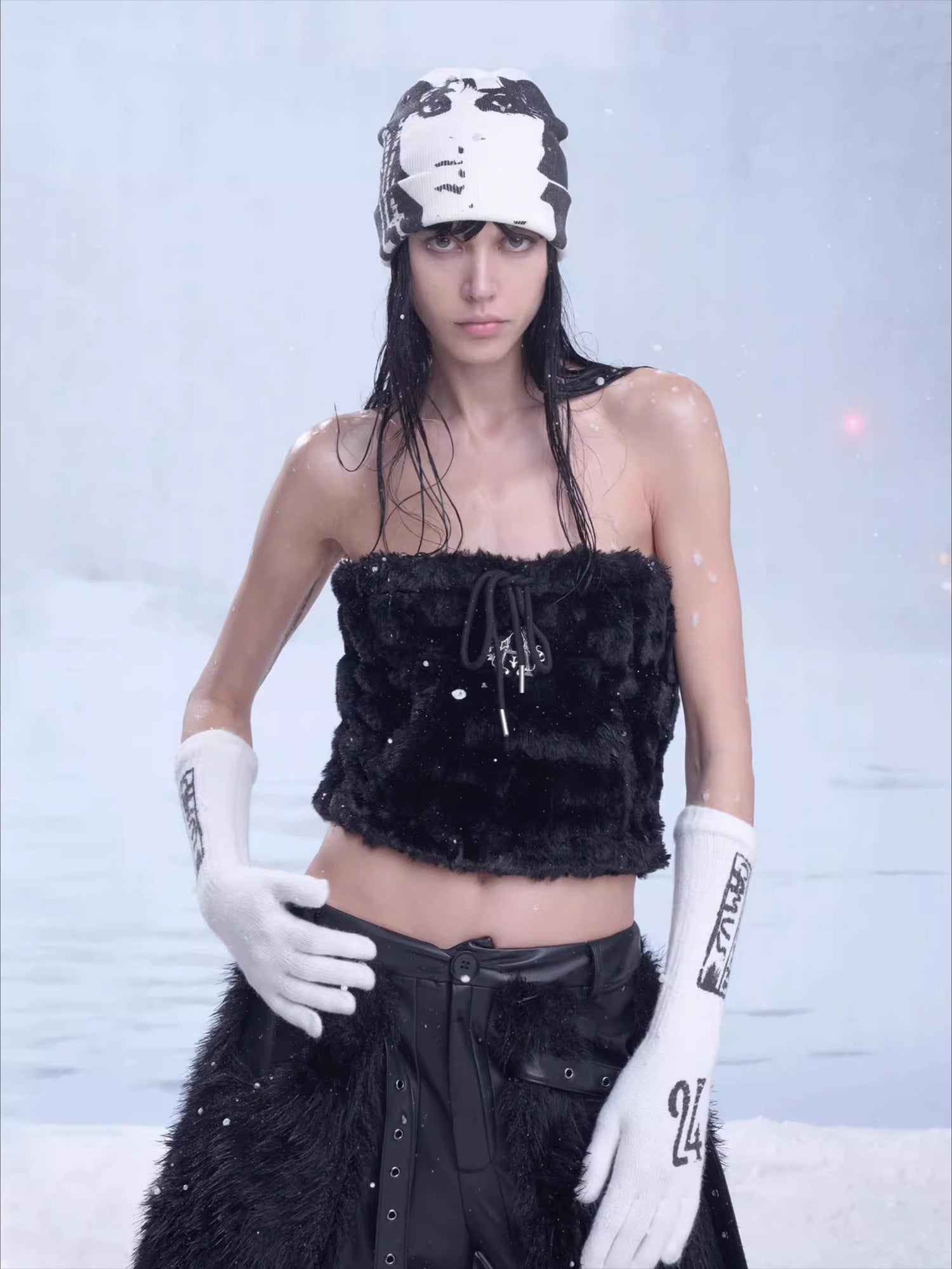 Printed Branded Knit Gloves