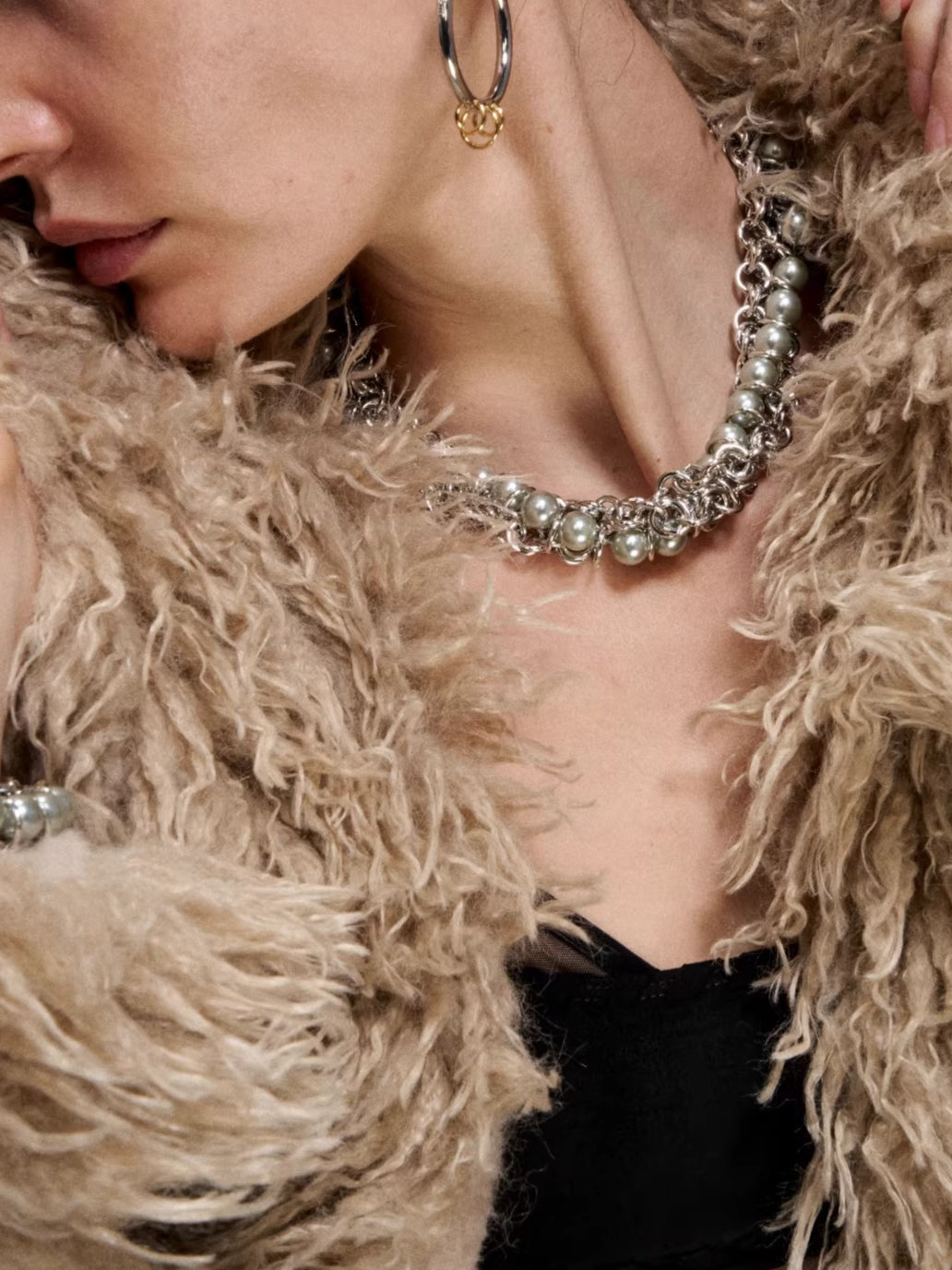 Minimalist Pearl Choker Necklace