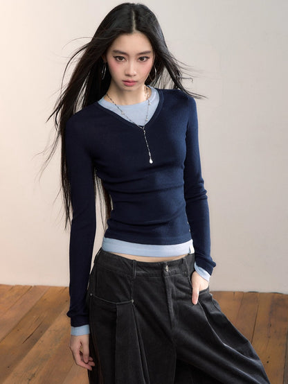 Contrast V-Neck Layered Knit Turtleneck