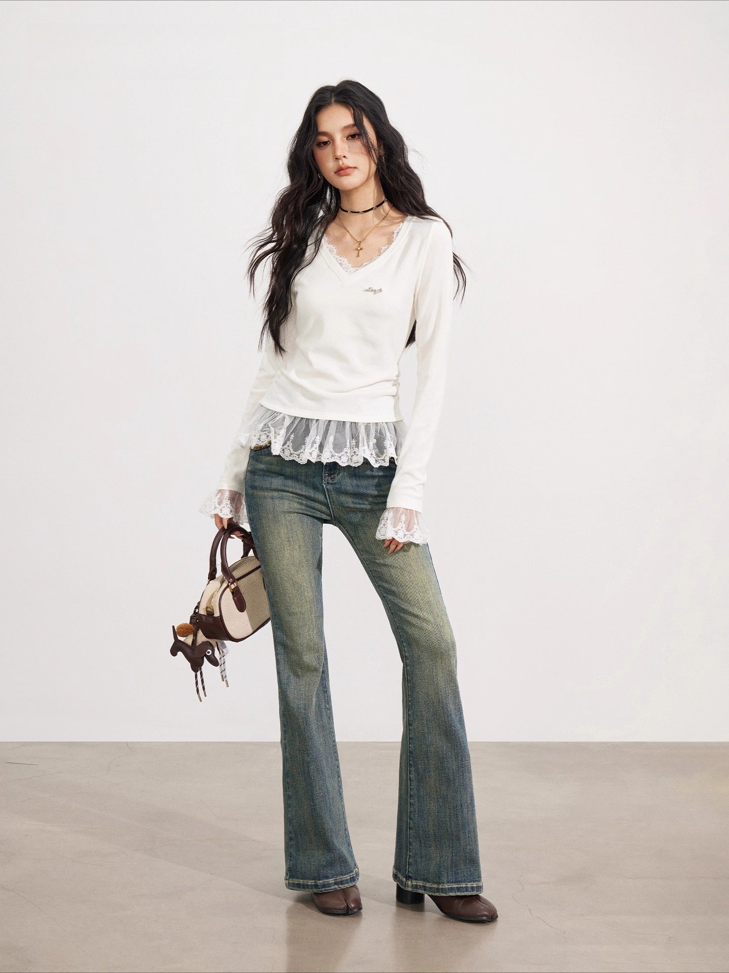 Lace Panel V-Neck Slim-Fit Long Sleeve T-Shirt