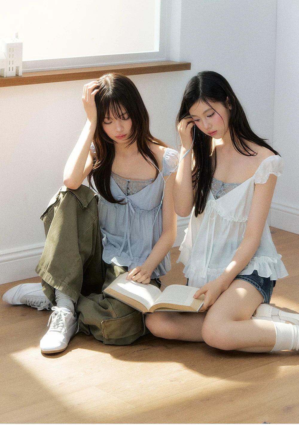 Korean Style Lace Spliced Doll Blouse