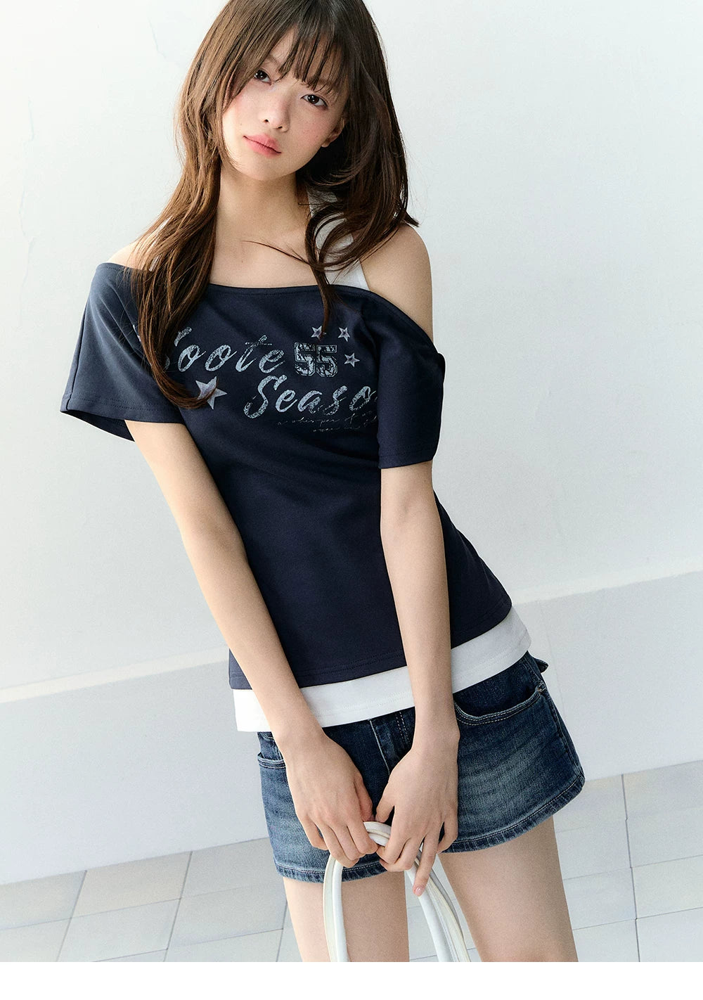Vintage American Style Printed Off-Shoulder Cropped T-shirt