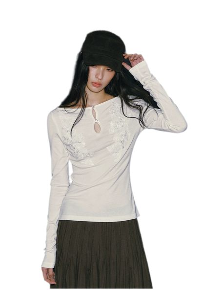 Top en maille Tencel brodé avec découpes