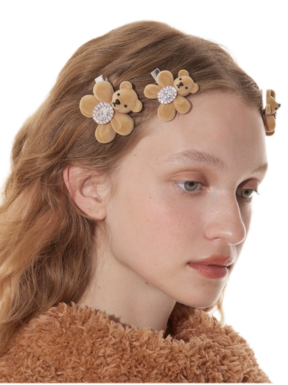 Pinza para el cabello con oso flocado y piedras preciosas