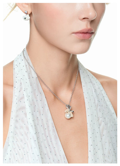 Bear Hug Pearl Pendant Necklace
