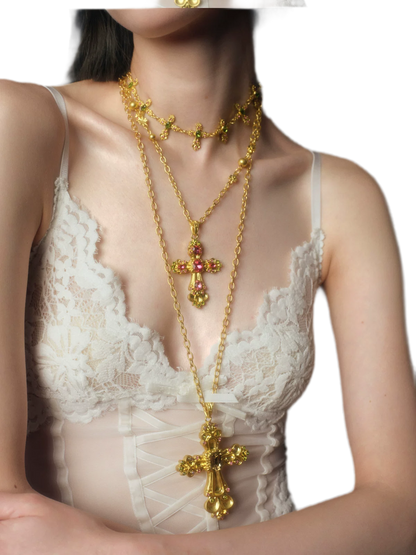 Collana con pendente a croce barocca vintage