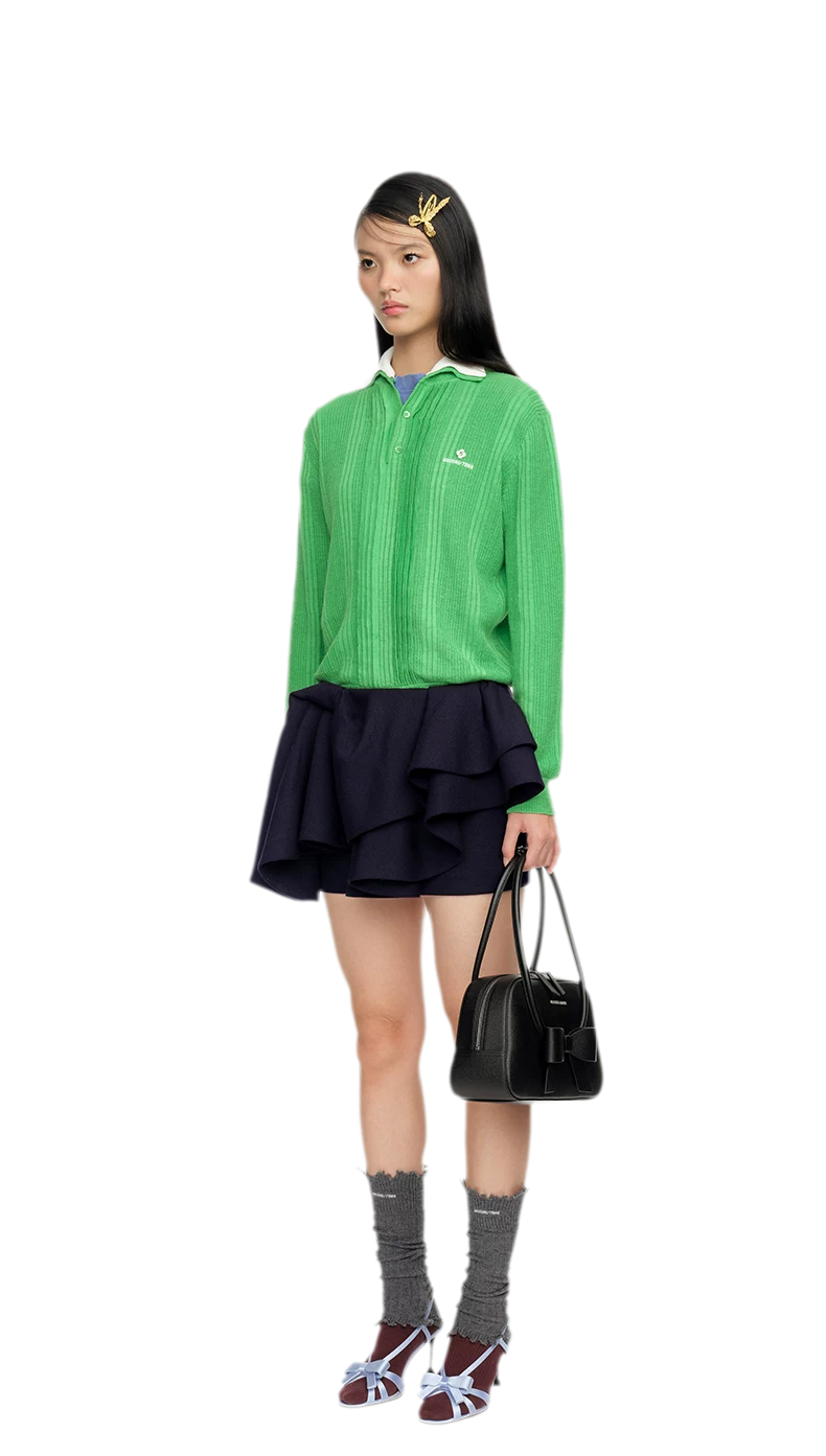 Summer Knit Pullover with Contrasting Collar