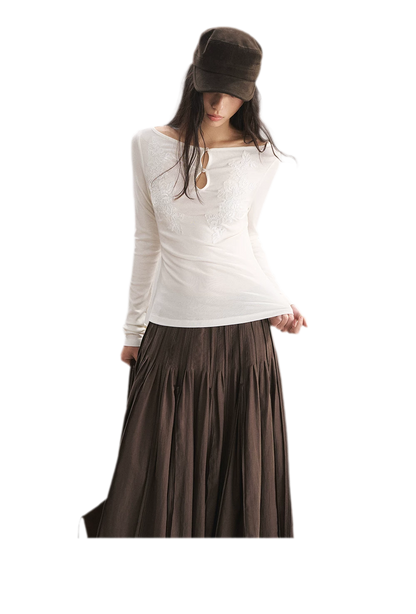 Top en maille Tencel brodé avec découpes
