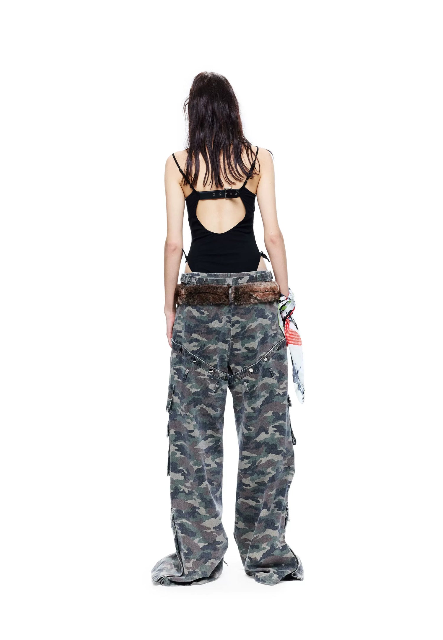 Gothic Print Waist-Exposed Vest