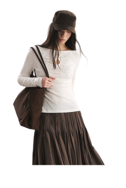 Top en maille Tencel brodé avec découpes