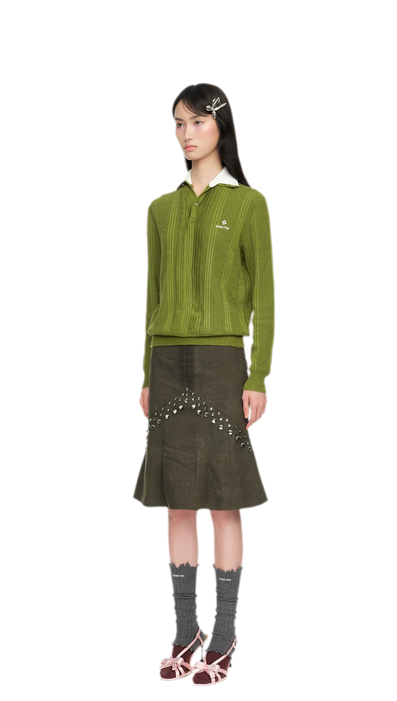 Summer Knit Pullover with Contrasting Collar