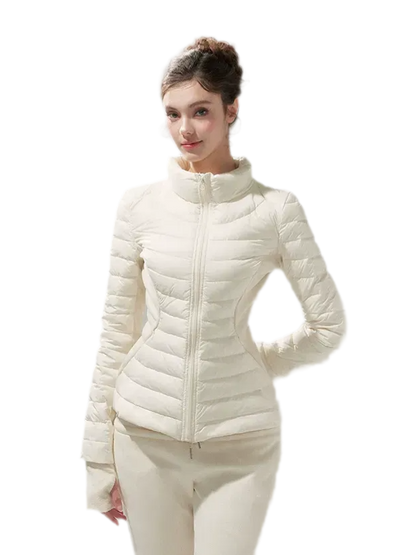 Gesteppte taillierte Daunenjacke mit Kapuze
