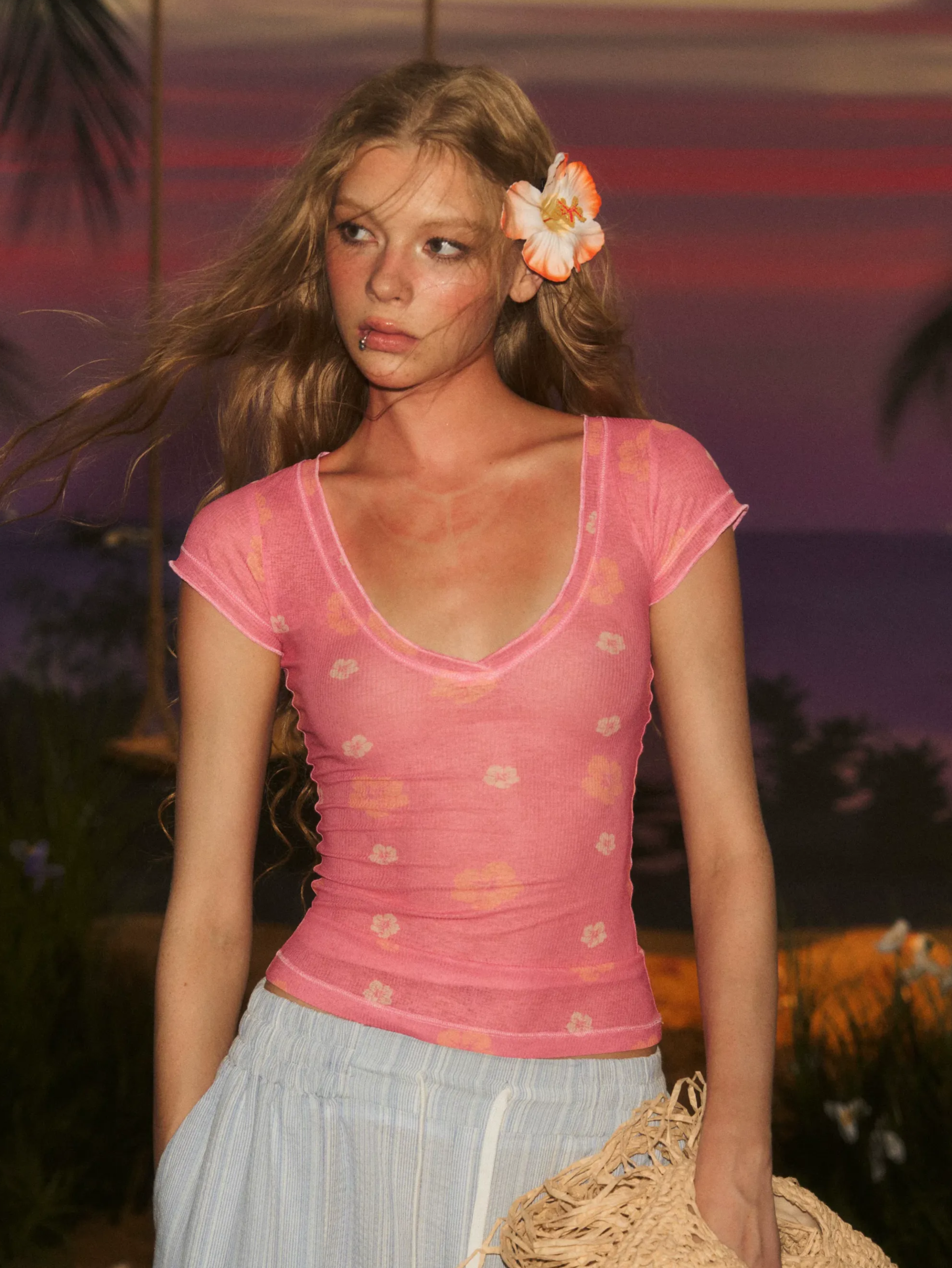 Floral V-Neck Fitted Tee