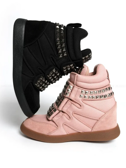 Sneakers alte con plateau e borchie