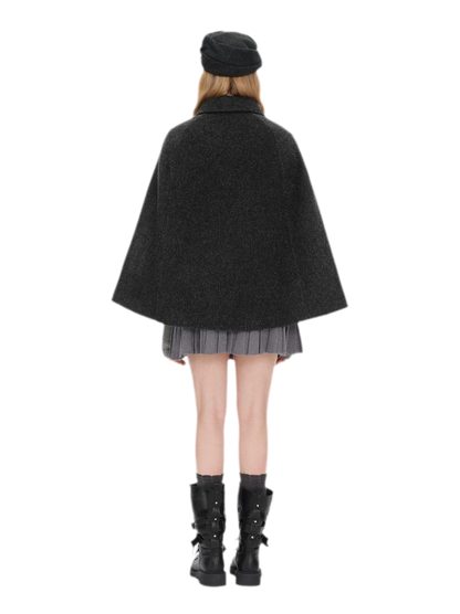 Cappotto mantella in peluche con fiocco