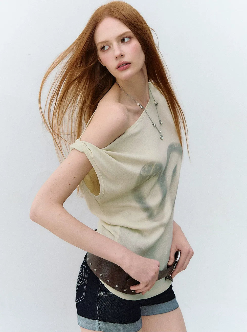 Asymmetric Shoulder Heart Logo Ruched Waist T-shirt