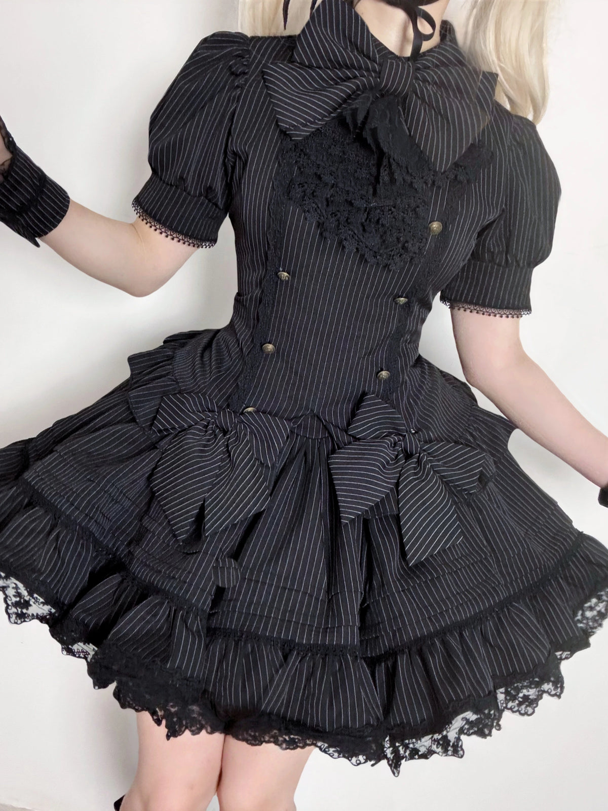 Bộ áo blouse và chân váy Lolita kẻ sọc