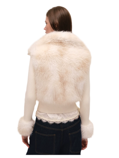 Taillierte Jacke mit Kunstpelz und Stehkragen