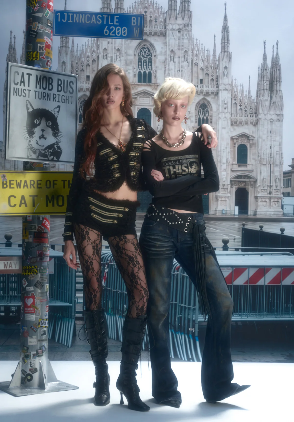 Set di cardigan e shorts con profili metallici