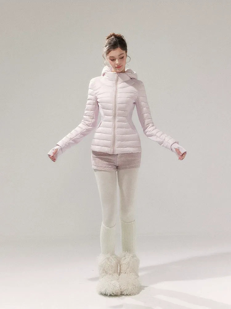 Gesteppte taillierte Daunenjacke mit Kapuze