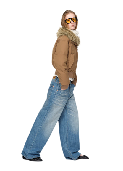 Glänzende kurze Daunen-Steppjacke