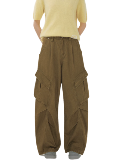 Pleated Wide-Leg Cargo Jeans