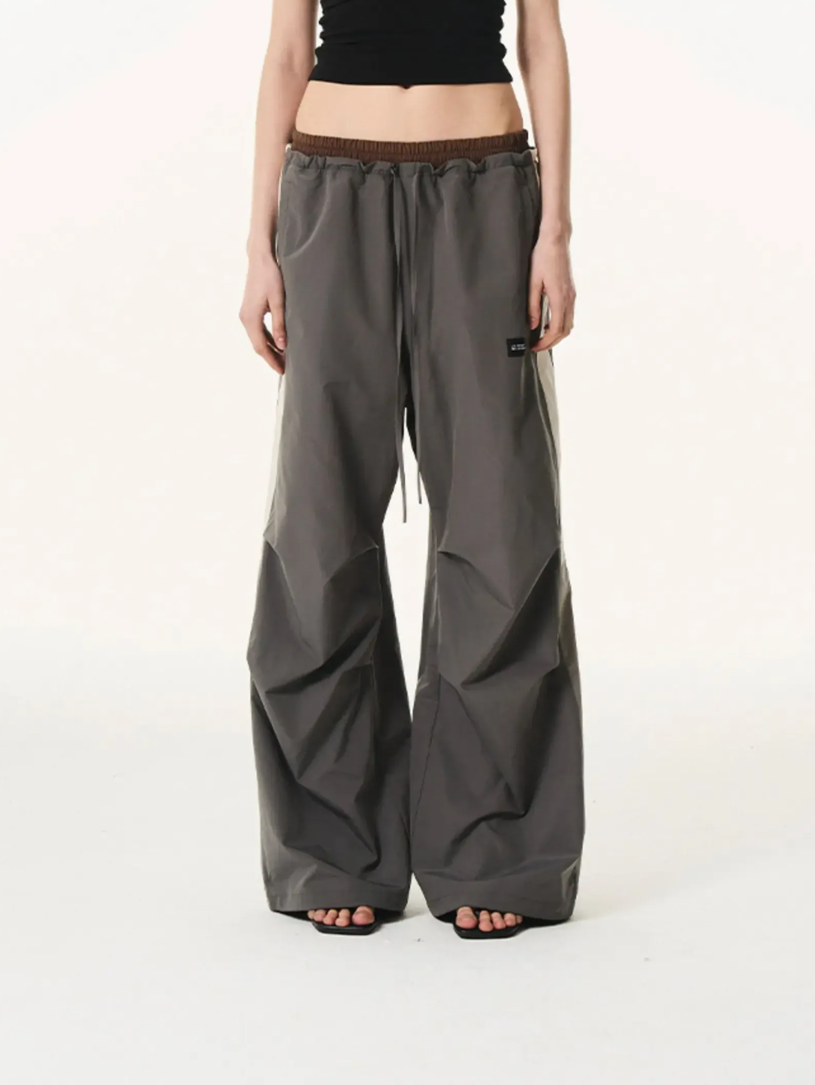 Pleated Contrast Wide-Leg Pants