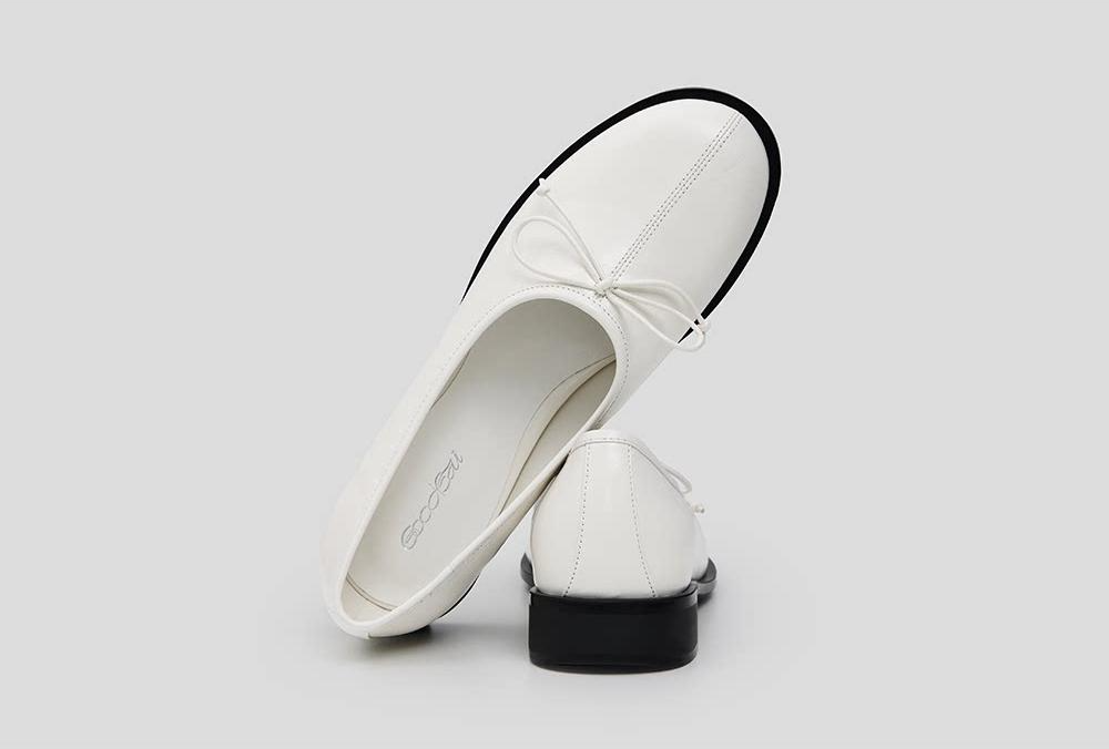 Oiled Leather Bow Ballet Flats