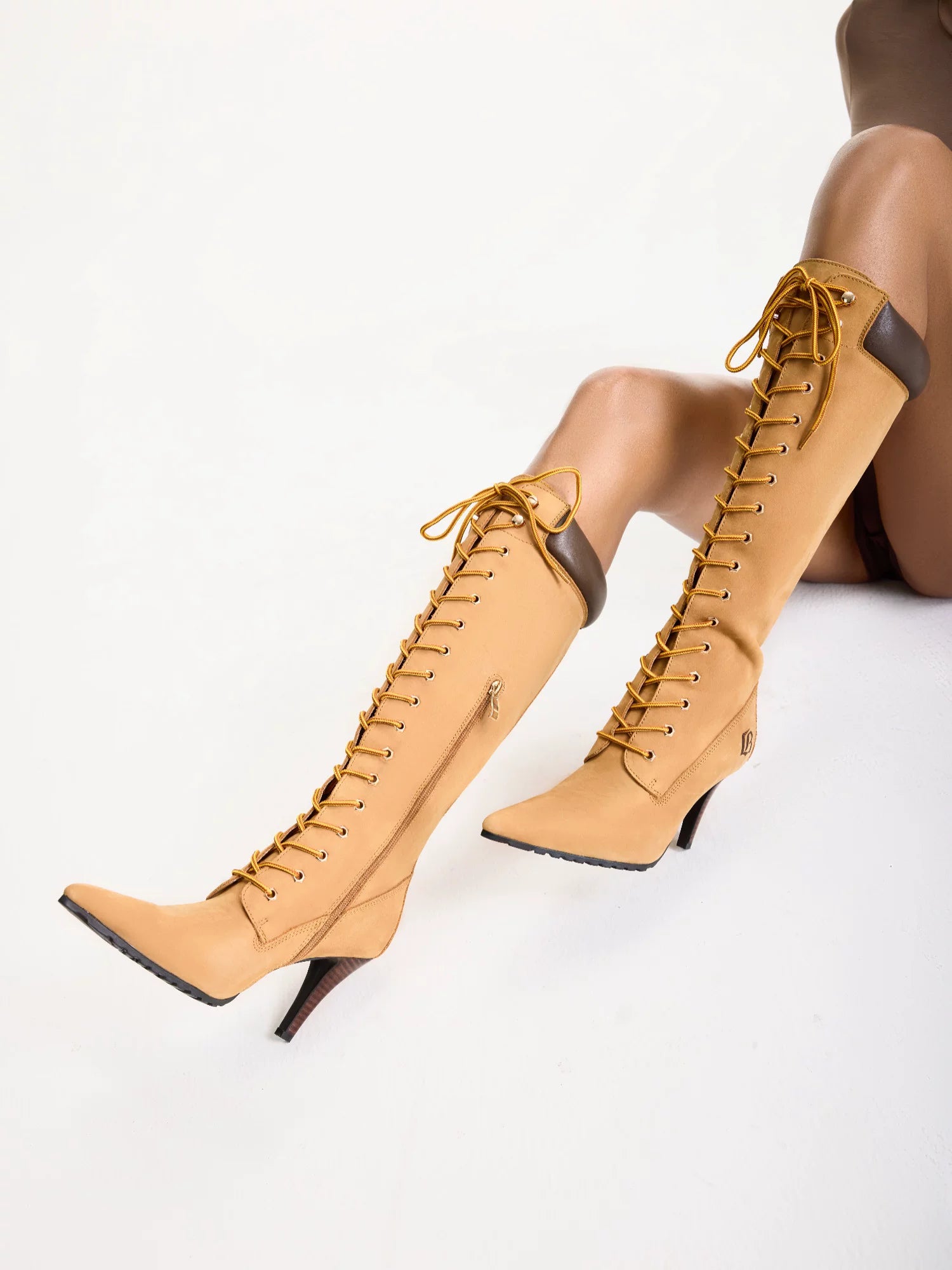 Frosted Pointed-Toe High Boots
