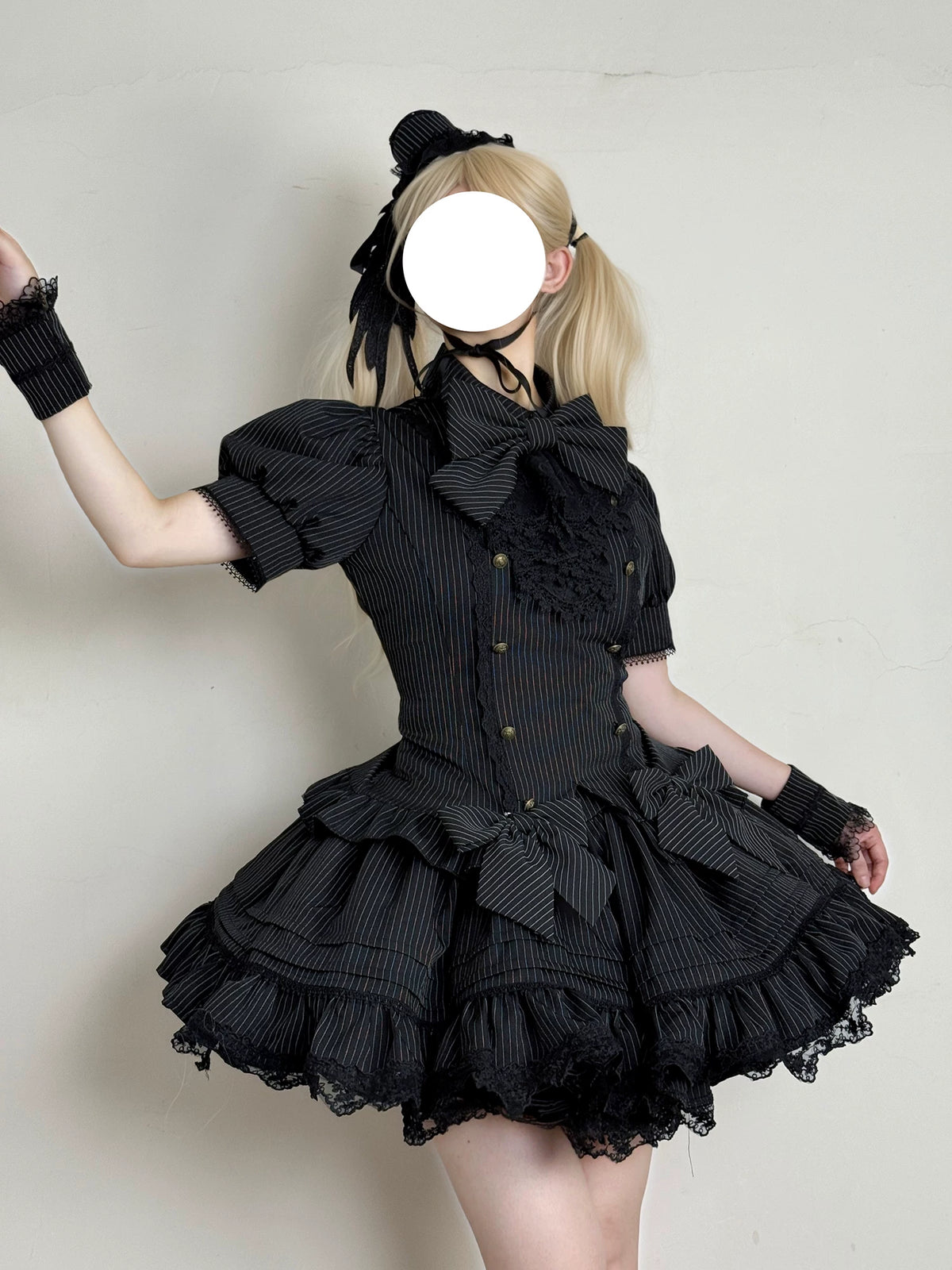 Bộ áo blouse và chân váy Lolita kẻ sọc