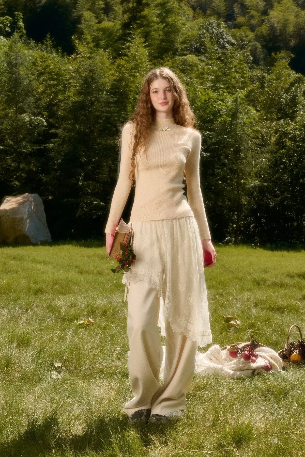 Pantalon large drapé en dentelle — Charger l'image 2 dans la vue galerie