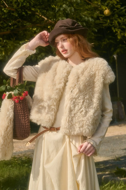 Gilet corto in ecopelliccia