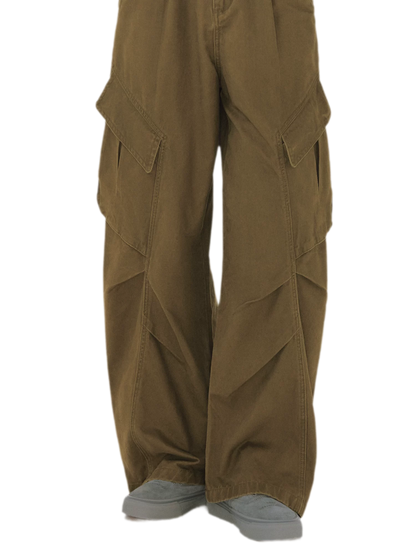 Pleated Wide-Leg Cargo Jeans