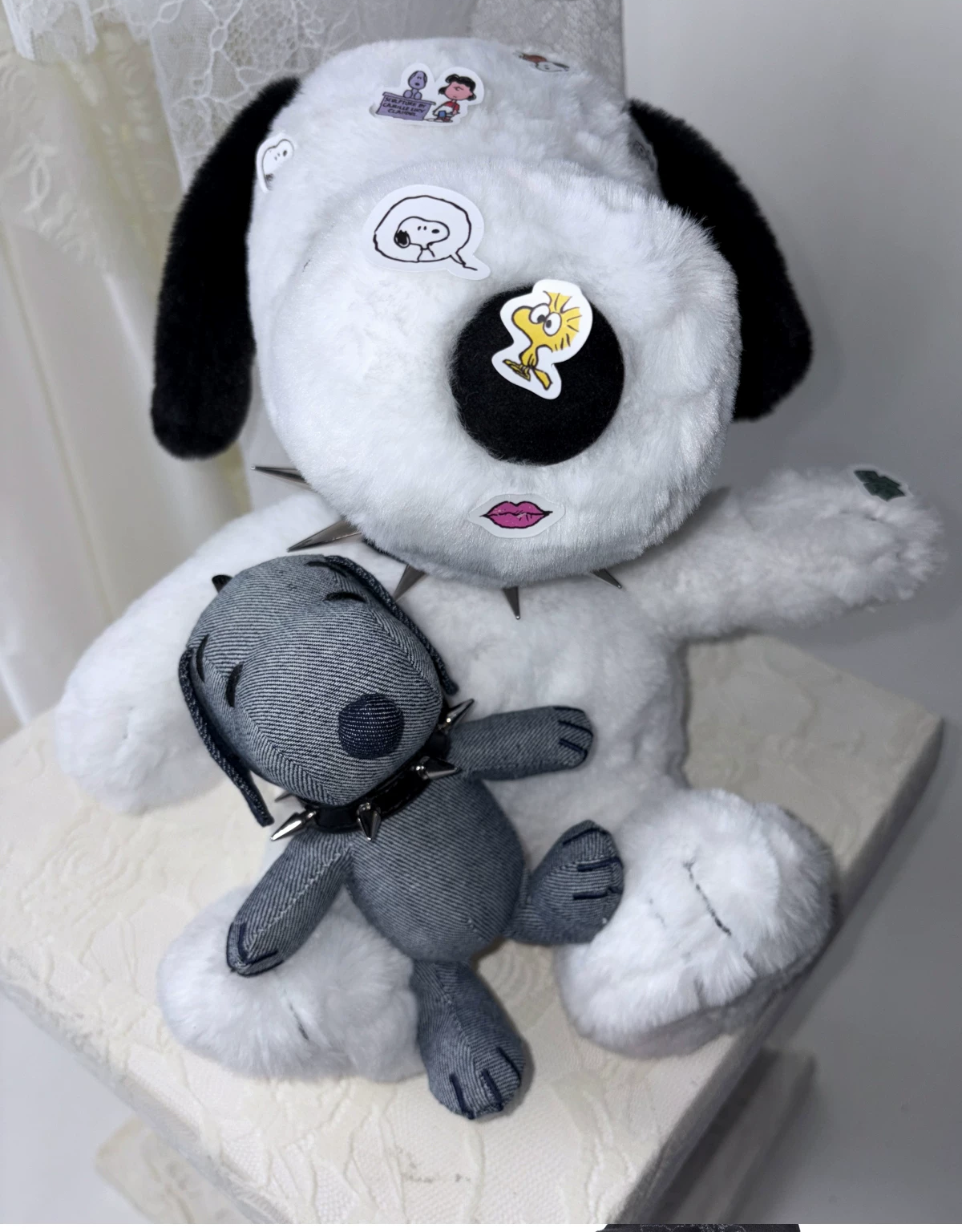 Studded Collar Snoopy Keychain