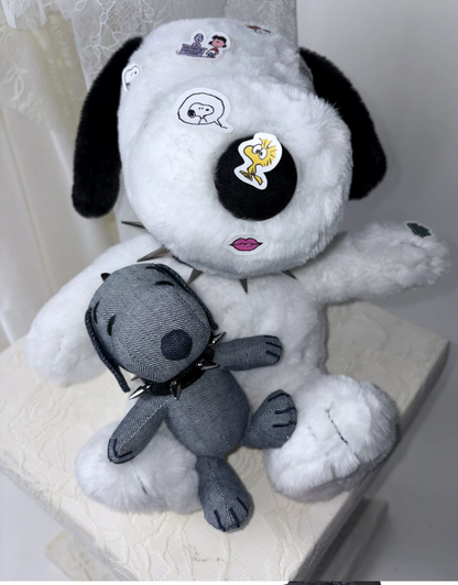 Studded Collar Snoopy Keychain