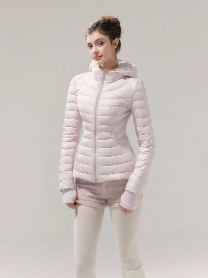 Gesteppte taillierte Daunenjacke mit Kapuze