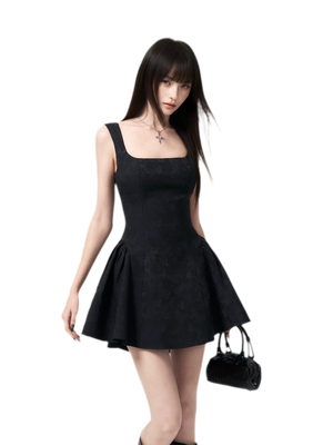 Black / M