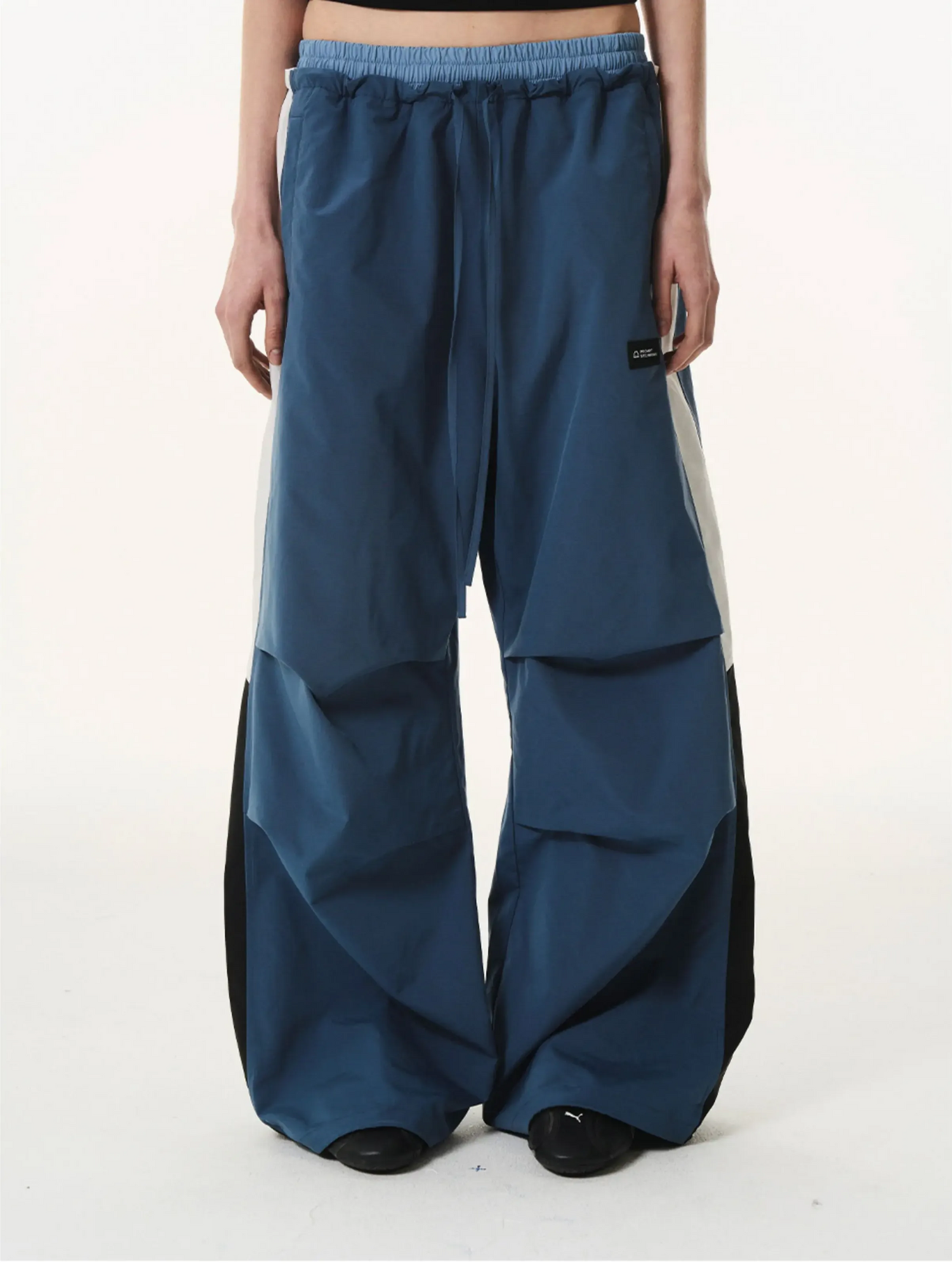 Pleated Contrast Wide-Leg Pants