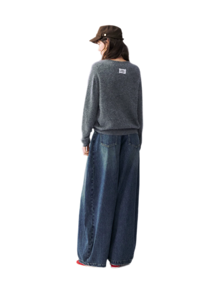 Flauschiger Mohairpullover mit V-Ausschnitt