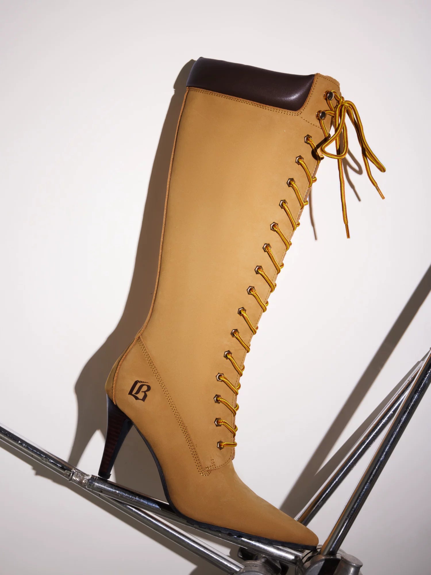 Frosted Pointed-Toe High Boots