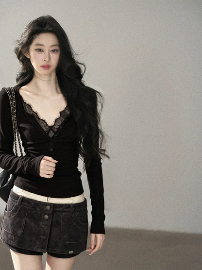 เสื้อถักริบขัดเงาคอวีแต่งลูกไม้