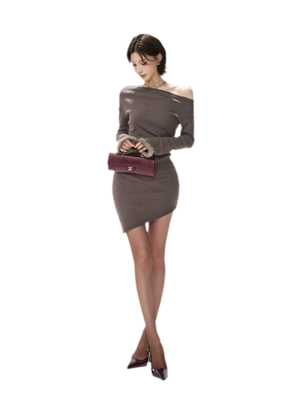 Asymmetrisches Kleid mit Fuchspelz-Bündchen