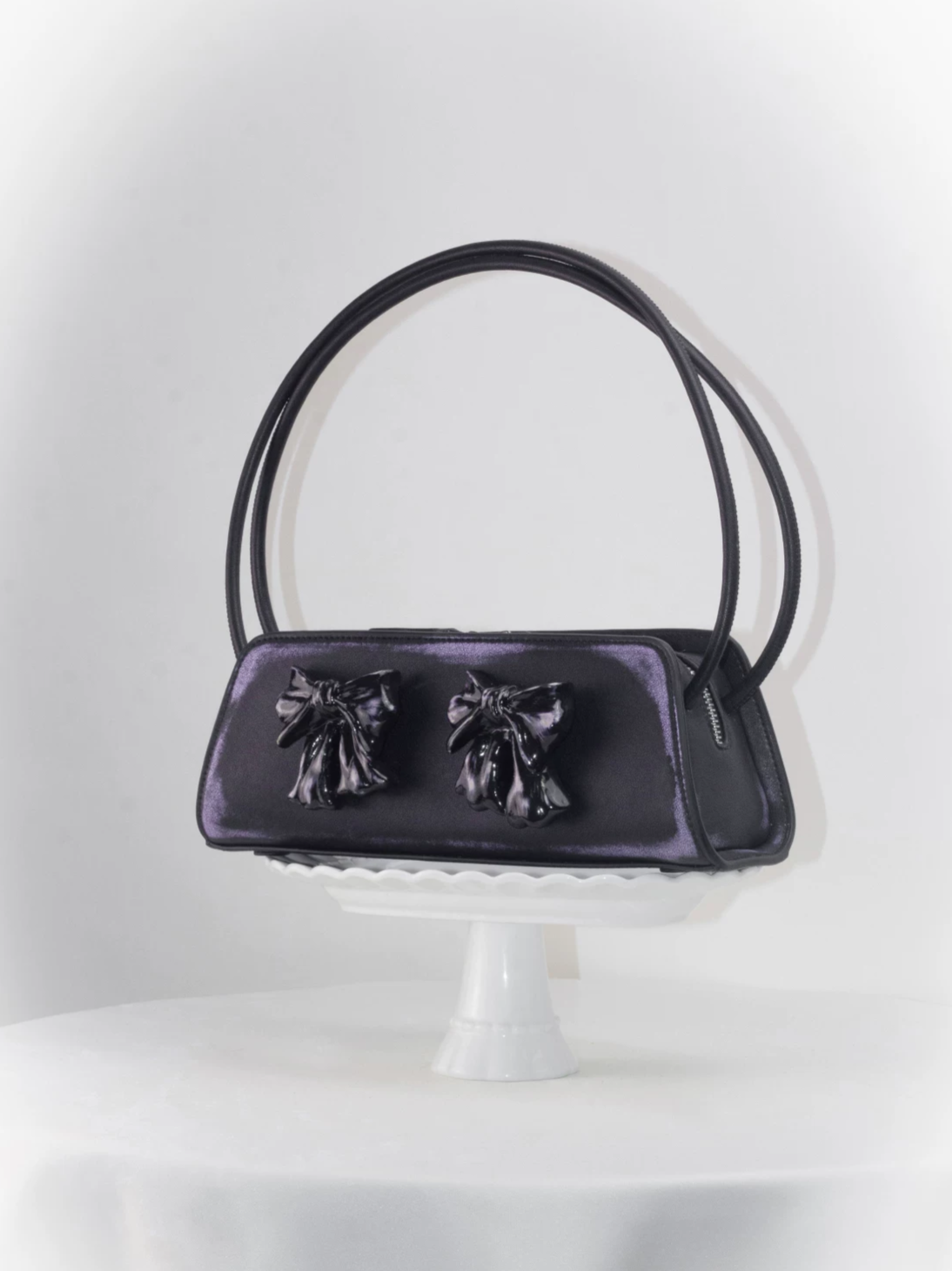 Ceramic Bow Leather Shoulder Bag